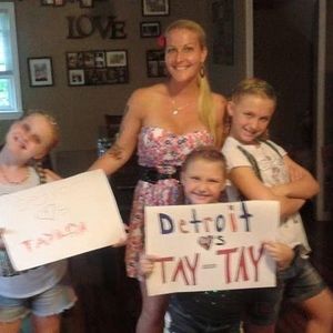 Meet your Posher, Sharon